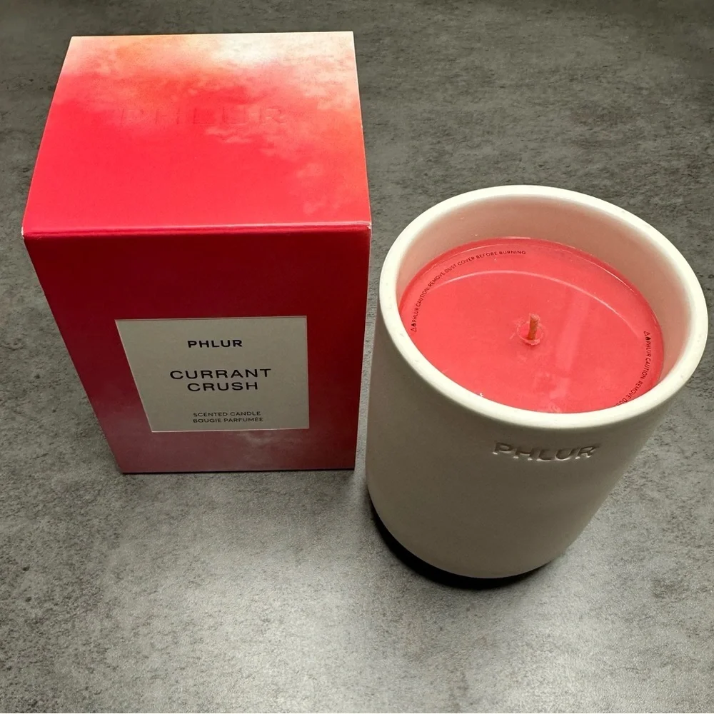 PHLUR Currant Crush Candle + FREE Sample Perfume - Picture 6 of 8